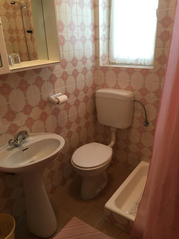 Apartment Biserka Barbat na Rabu Kültér fotó