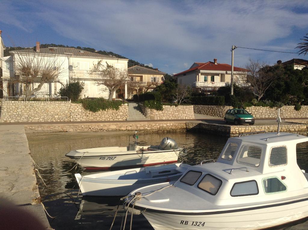 Apartment Biserka Barbat na Rabu Kültér fotó