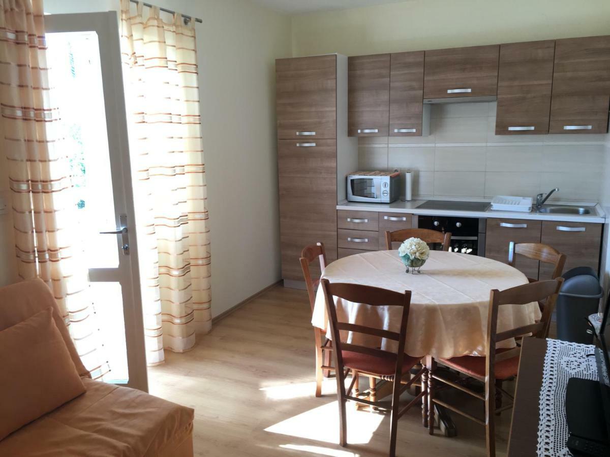 Apartment Biserka Barbat na Rabu Kültér fotó