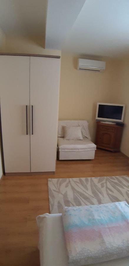 Apartment Biserka Barbat na Rabu Kültér fotó