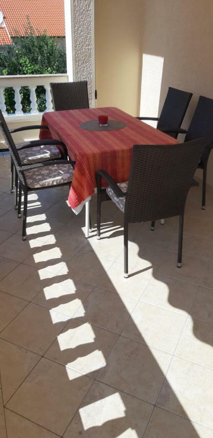 Apartment Biserka Barbat na Rabu Kültér fotó