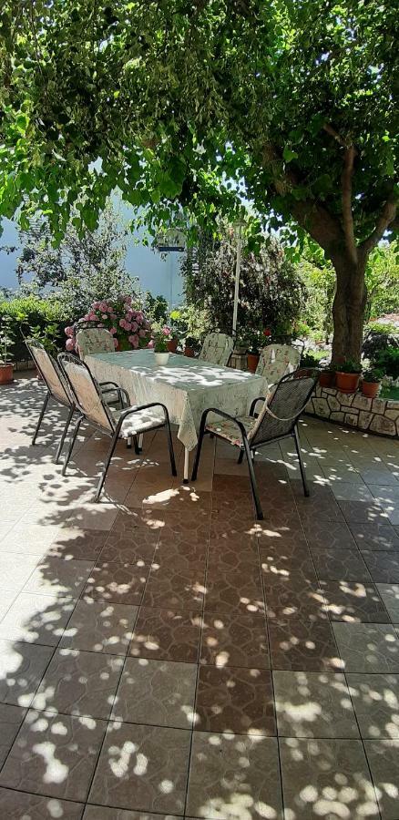 Apartment Biserka Barbat na Rabu Kültér fotó