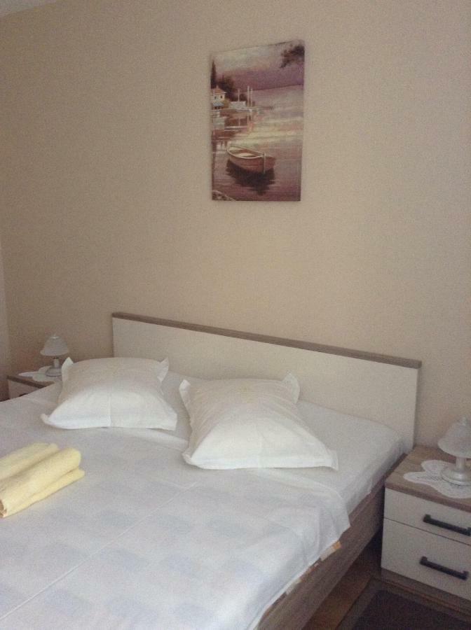 Apartment Biserka Barbat na Rabu Kültér fotó